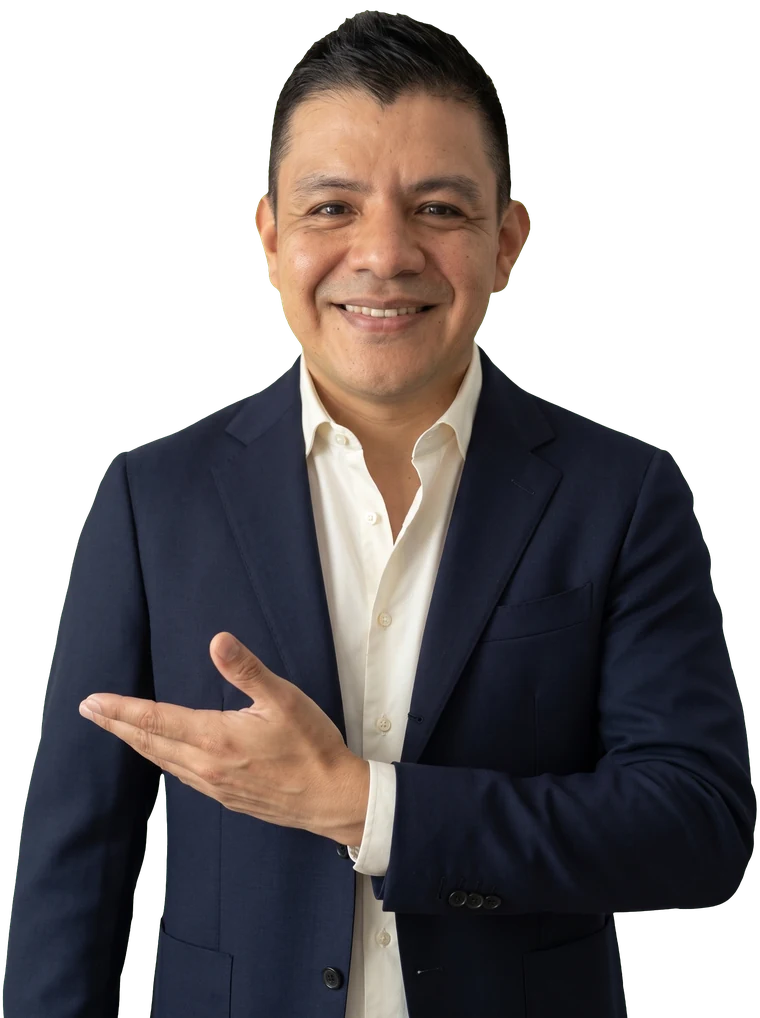 Israel Castro invitando a pasar